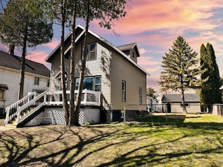 1204 15th Ave, Menominee, MI 49858