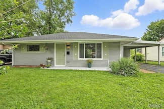 26 Rissant Dr, Florissant, MO 63031