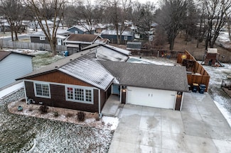 1332 Fairview Ln, Farmington, MN 55024