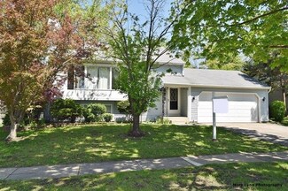 1510 Adams Ave, Saint Charles, IL 60174