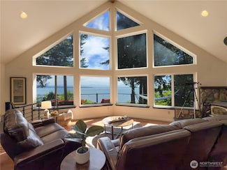 1-X Beach Way, Everett, WA 98206