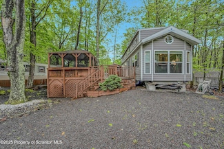 916 Stag Ct, Eagle Lake, PA 18444