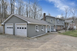 1881 Lake Rd SE, Lancaster, OH 43130