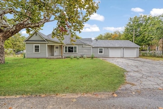 107 S Branch St, Bells, TX 75414