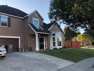 1902 Princeton Ct, Salinas, CA 93906