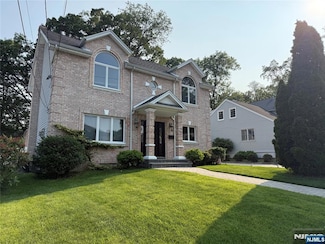 245 Madison Ave, River Edge, NJ 07661
