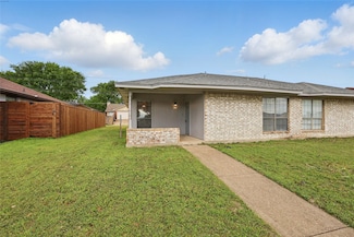 1723 Creekview Dr, Glenn Heights, TX 75154