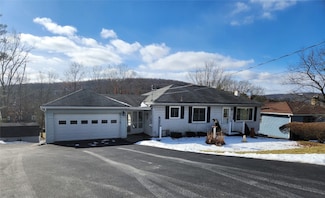 923 Neal Rd, Endicott, NY 13760