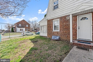 1200 Pine Ln, Chester, PA 19013