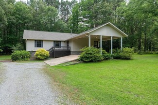 9119 Gina Rd, Mabelvale, AR 72103