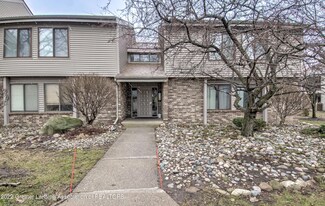 1044 Grenoble Ln Unit B, Lansing, MI 48917