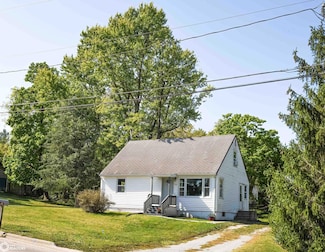 702 N B St, Fairfield, IA 52556