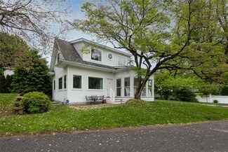 47 Champlain Dr, Carmel, NY 10512
