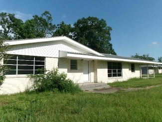 123 Clyde Meitzler Rd, Picayune, MS 39466