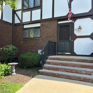 252 Wildflower Ln, Hillsborough, NJ 08844
