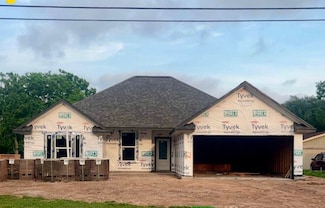 52 Leeder Ct, Lake Jackson, TX 77566
