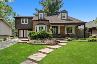 4216 Elm St, Downers Grove, IL 60515