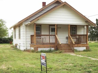 1513 Saeretza St, Pfeifer, KS 67660