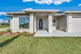 2767 N Curtis Ct, Wichita, KS 67205