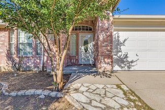 6717 Braeview Dr, Fort Worth, TX 76137