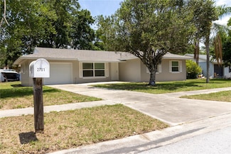 2701 S Dellwood Dr, Eustis, FL 32726