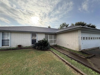 3921 Marie Ct, Lake Charles, LA 70607