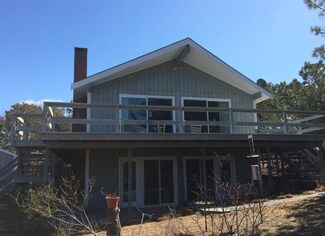 17 Windigo Ln, Provincetown, MA 02657