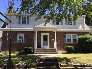 75 Searingtown Rd Unit 1st Fl, Albertson, NY 11507