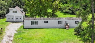520 Maul Swamp Rd, Vanceboro, NC 28586