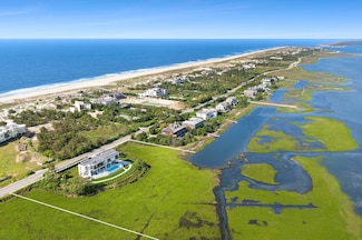 1323 Meadow Ln, Southampton, NY 11968