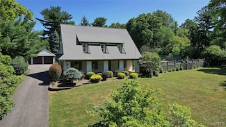 211 Collin Ave, Fayetteville, NY 13066