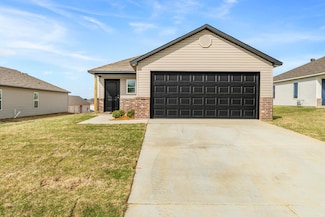 1225 Santa fe Trail, Bauxite, AR 72011