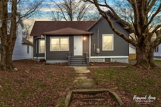 215 W Main St, Martinton, IL 60951