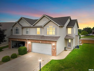 2325 W Kenfield Ct, Peoria, IL 61615
