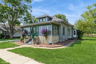 906 Grove St, Adel, IA 50003