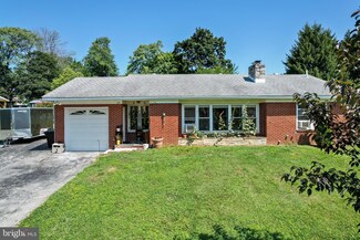 1114 Flora Ln, Upper Chichester, PA 19061