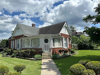 27 N Edwards St, Worthington, IN 47471