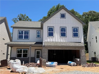 5559 Overview Dr, Flowery Branch, GA 30542