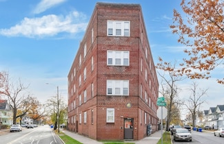 192 White St, Springfield, MA 01108