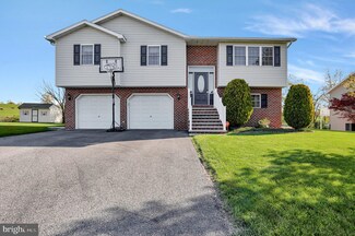 1636 Hamilton Hills Dr, Chambersburg, PA 17202