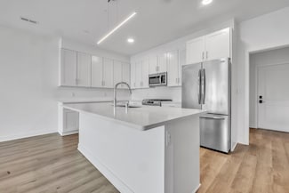 9352 S Alder Place Unit 104, Oak Creek, WI 53154