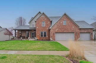 2004 Wakefield Ln, Bloomington, IL 61704