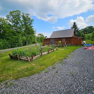 97 Crosier Ln, Lyndonville, VT 05851