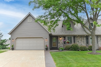 W203N16149 Pin Oak Cir, Jackson, WI 53037
