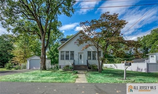 10 Jeff St, Edison, NJ 08837