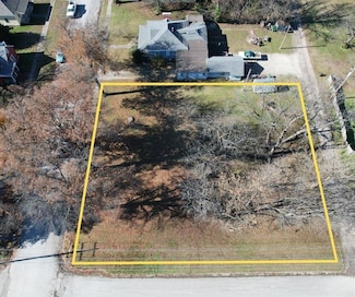 1006 Illinois St, Neodesha, KS 66757