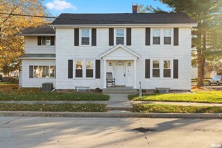 220 W Pershing St, Morton, IL 61550