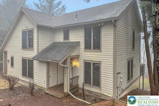 417 Hickory Dr, Tannersville, PA 18372