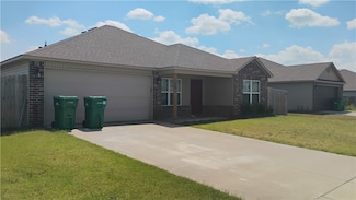 1701 Forest Dr, Centerton, AR 72719