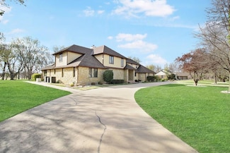 700 Quail Creek Rd, Parsons, KS 67357
